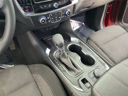 Used 2023 Chevrolet Traverse LT FWD image 33