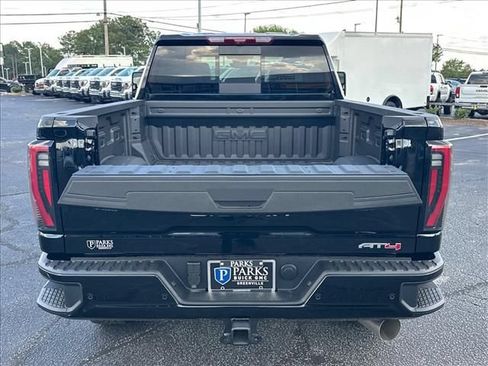 New 2026 GMC Sierra 2500 AT4 w/ AT4 Premium Plus Package AWD/4WD image 11