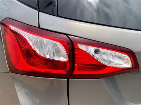Used 2019 Chevrolet Equinox LT FWD image 28