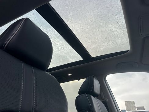 Used 2025 Honda Pilot Elite image 17