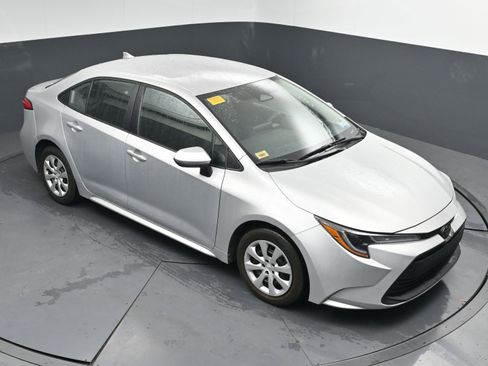 Certified 2024 Toyota Corolla LE image 32