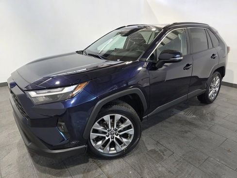Used 2022 Toyota RAV4 XLE Premium image 1