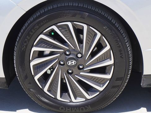 Used 2025 Hyundai Sonata SEL FWD image 4