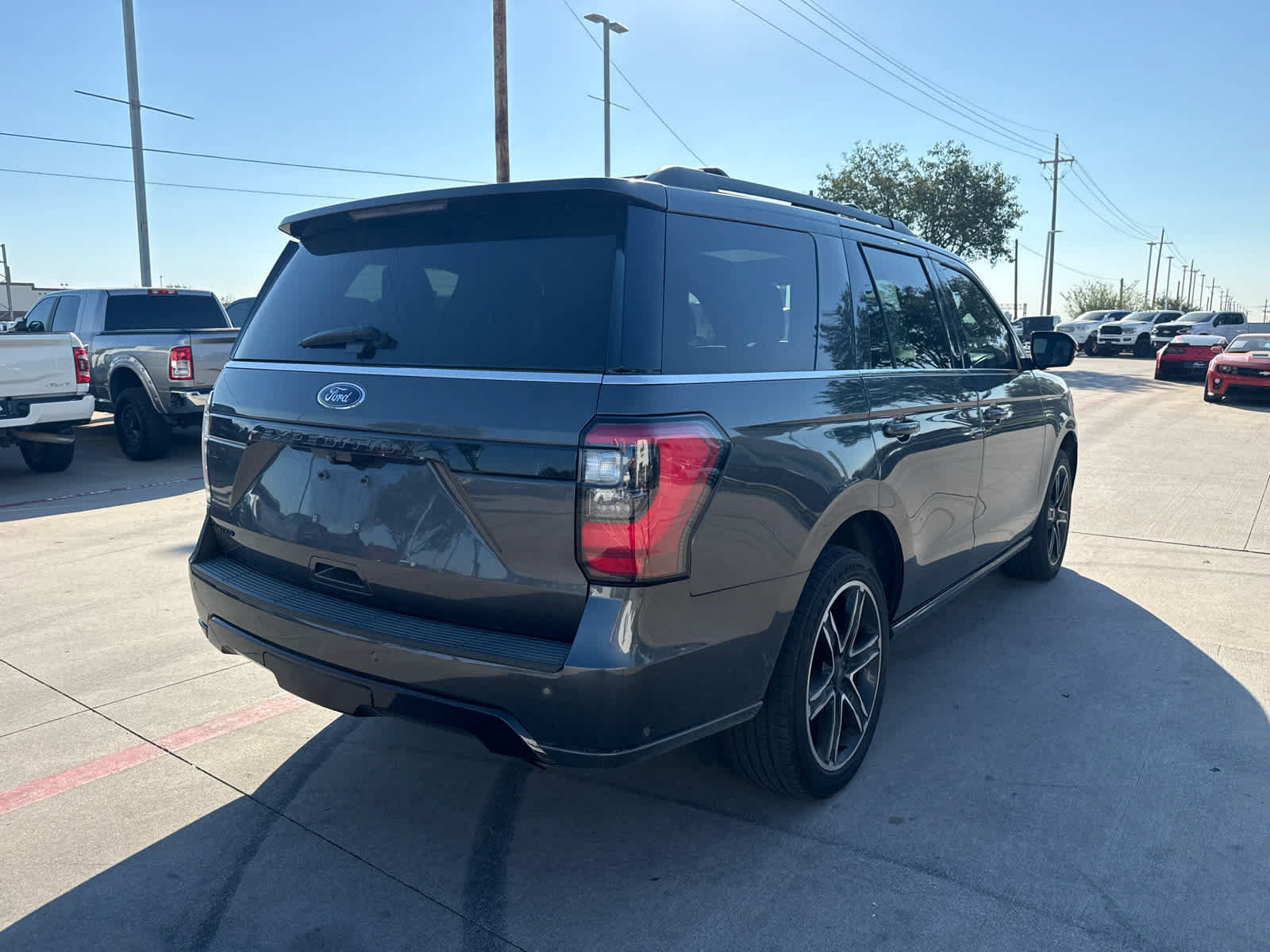 Used 2020 Ford Expedition Limited w/ Equipment Group 303A RWD image 3