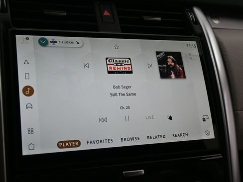 New 2025 Land Rover Discovery Dynamic SE AWD/4WD image 13