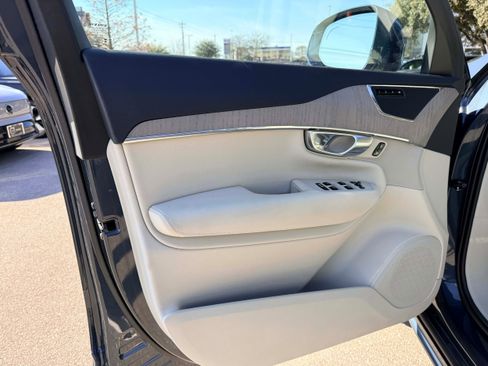 Certified 2025 Volvo XC90 B6 Plus w/ Protection Package image 10