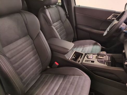 New 2025 Mitsubishi Outlander SE image 11