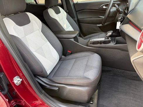 Used 2024 Chevrolet Trax RS w/ Driver Confidence Package FWD image 10