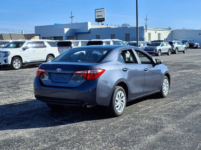 Used 2017 Toyota Corolla LE w/ Carpet Mat Package (TMS) FWD image 5
