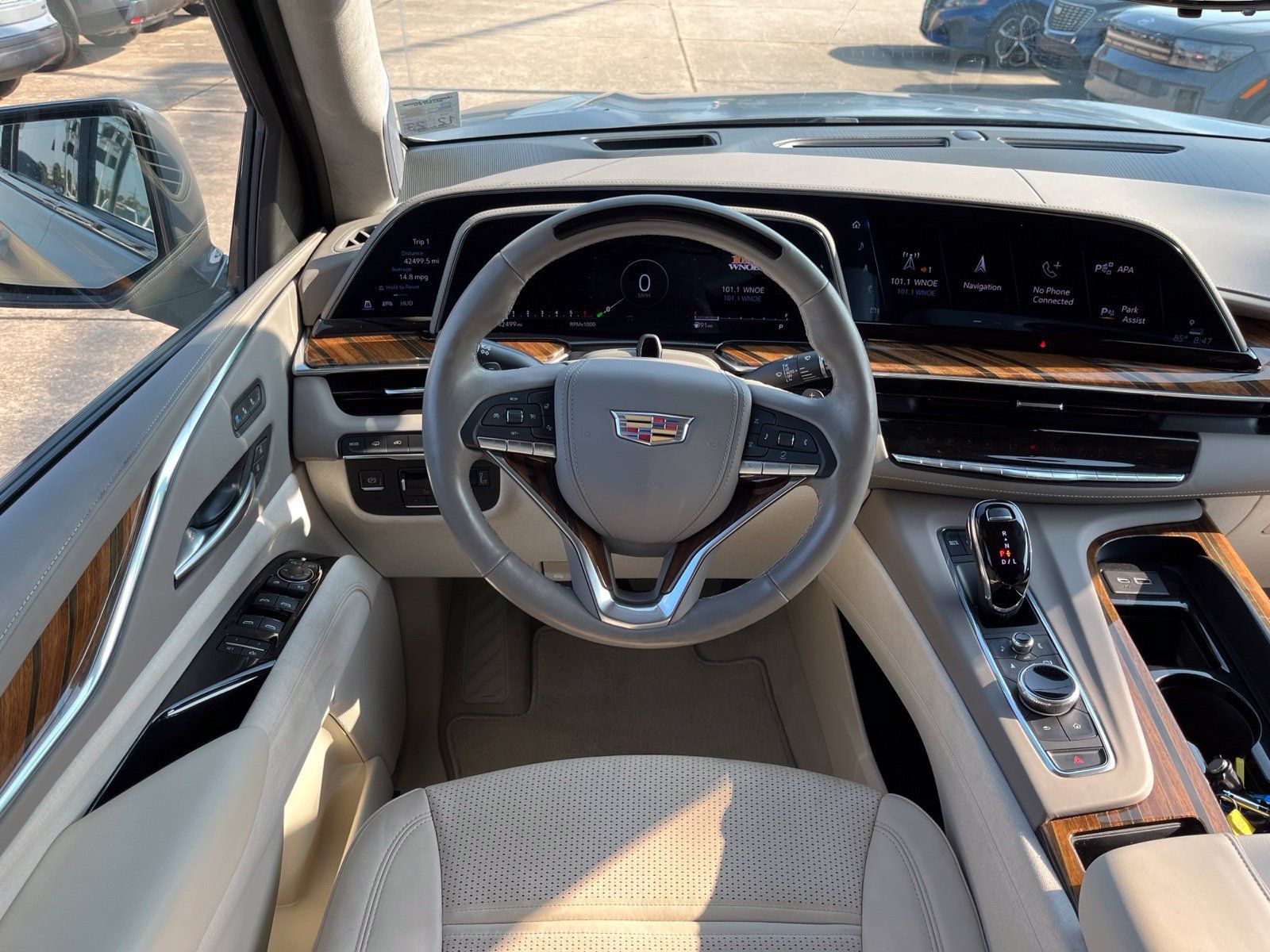 Used 2023 Cadillac Escalade ESV Sport Platinum RWD image 11