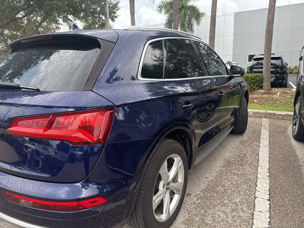 Used 2020 Audi Q5 2.0T Premium w/ Convenience Package AWD/4WD image 4