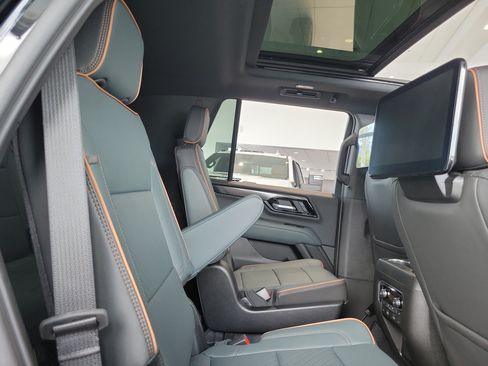 New 2026 GMC Yukon AT4 w/ AT4 Premium Plus Package AWD/4WD image 5