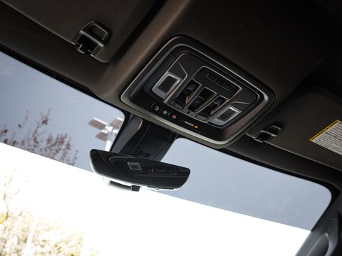 Used 2021 GMC Sierra 2500 Denali w/ Denali Ultimate Package image 28