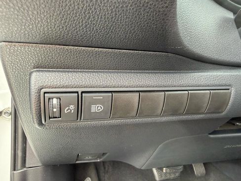 Used 2020 Toyota Corolla SE w/ Carpet Mat Package (TMS) FWD image 23