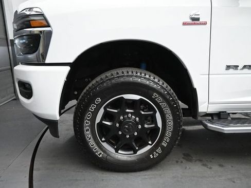 Used 2025 RAM 2500 Laramie AWD/4WD image 9
