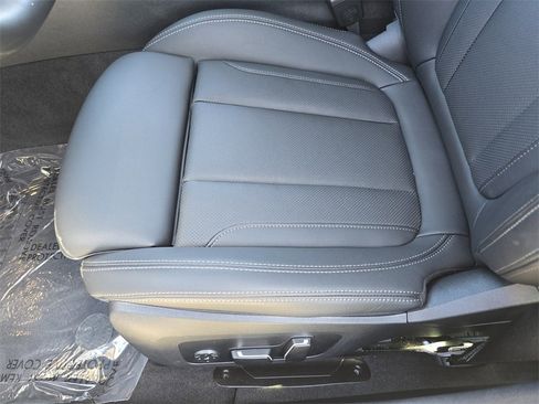 Used 2025 BMW 430i xDrive w/ M Sport Package image 32