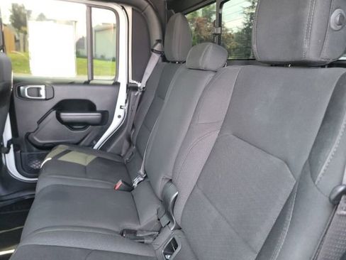 Used 2020 Jeep Gladiator Sport image 25