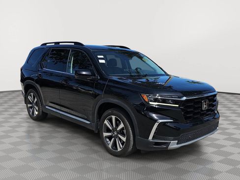 Used 2024 Honda Pilot Touring image 2