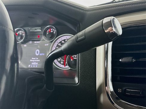 Used 2013 RAM 3500 Laramie w/ Convenience Group image 16