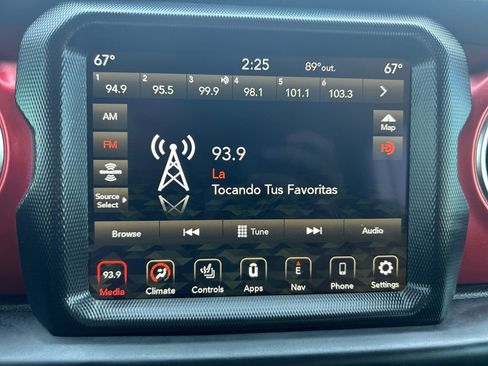 Used 2023 Jeep Gladiator Rubicon w/ Cold Weather Group AWD/4WD image 11