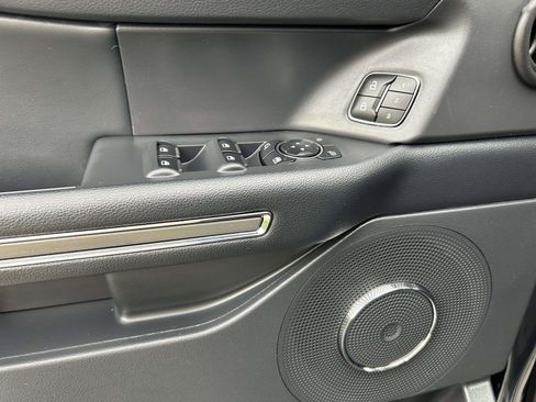 Used 2023 Ford Expedition XLT AWD/4WD image 19