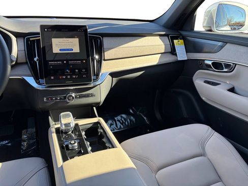 New 2026 Volvo XC90 B6 Plus w/ Protection Package Premier image 9