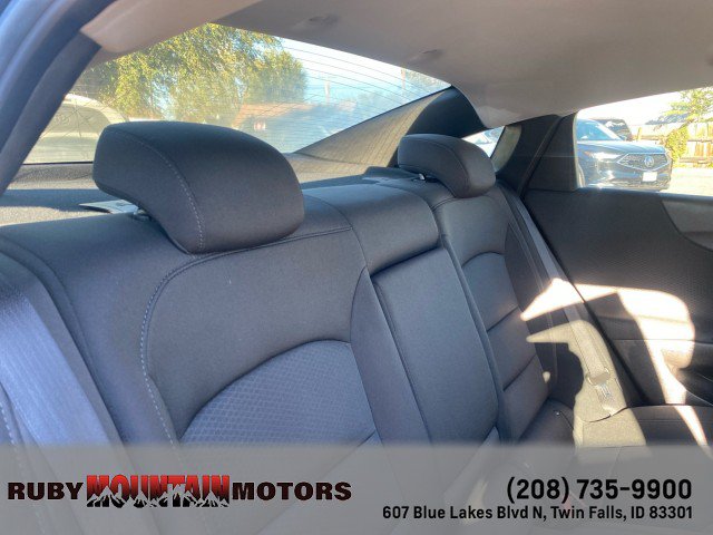 Used 2018 Chevrolet Malibu LT FWD image 28
