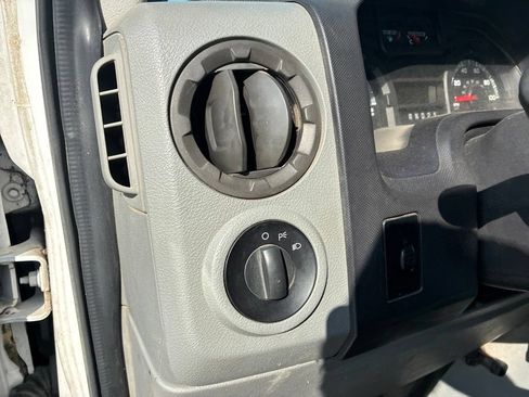 Used 2012 Ford E-350 and Econoline 350 XLT RWD image 17