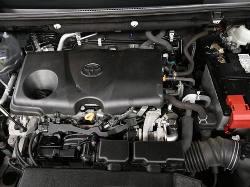 Used 2021 Toyota RAV4 LE w/ Carpet Mat Package (TMS) AWD/4WD image 33