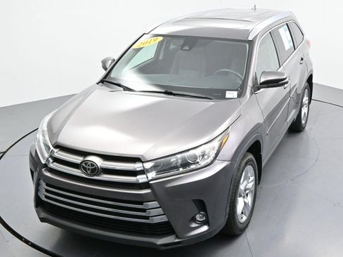 Used 2019 Toyota Highlander Limited AWD/4WD image 48