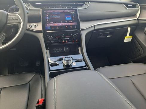 New 2025 Jeep Grand Cherokee L Limited w/ Black Appearance Package image 22