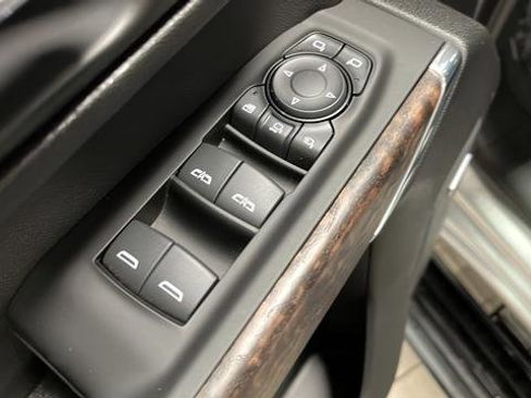 Used 2023 GMC Sierra 3500 Denali w/ Denali Ultimate Package AWD/4WD image 22