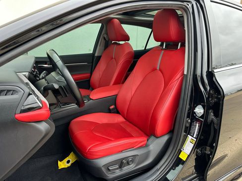 Used 2022 Toyota Camry XSE image 10