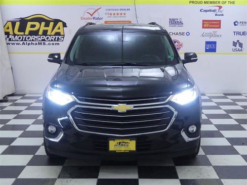 Used 2019 Chevrolet Traverse LT w/ LT Premium Package image 2