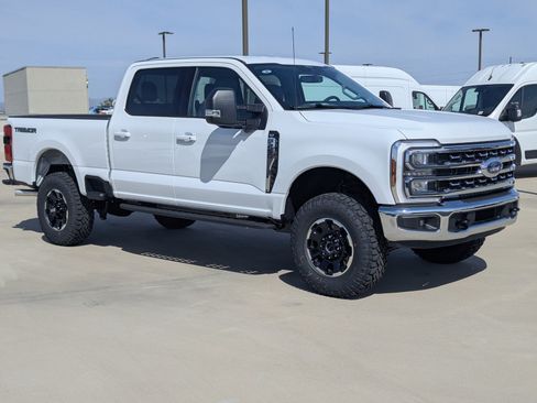 New 2026 Ford F250 XLT w/ XLT Premium Package AWD/4WD image 1