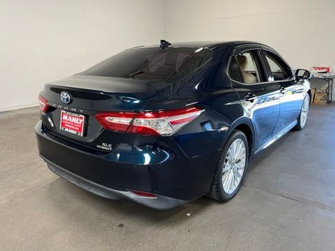 Used 2019 Toyota Camry XLE w/ Driver Assist Package FWD image 3