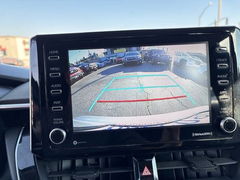 Used 2021 Toyota Corolla LE FWD image 19