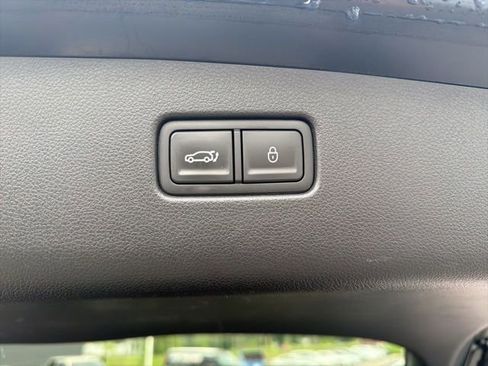 Used 2025 Genesis GV70 2.5T AWD/4WD image 30
