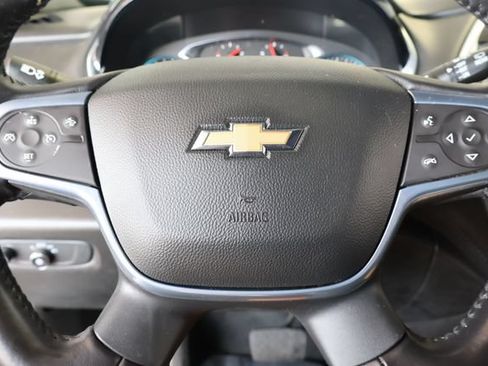 Used 2022 Chevrolet Traverse LT FWD image 24