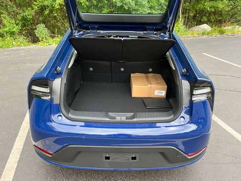 New 2026 Toyota Prius Plug-In Hybrid FWD image 23