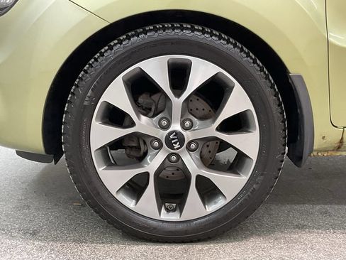 Used 2013 Kia Soul ! w/ Premium Pkg FWD image 29