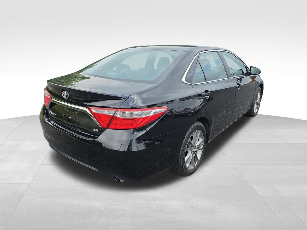 Used 2017 Toyota Camry SE FWD image 7