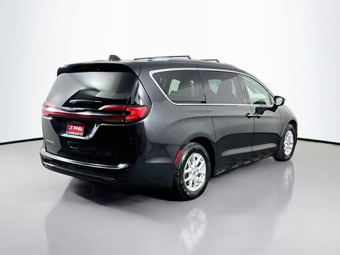 Used 2021 Chrysler Pacifica Touring-L FWD image 5