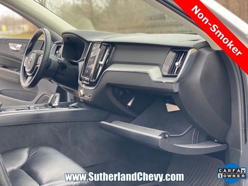 Used 2023 Volvo XC60 T8 Core image 20