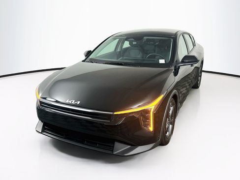 Used 2025 Kia K4 FWD image 3