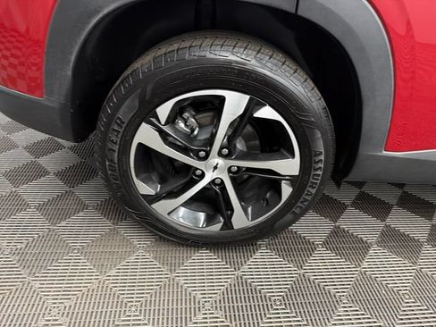 Used 2026 Chevrolet Trax RS w/ Sunroof Package FWD image 32