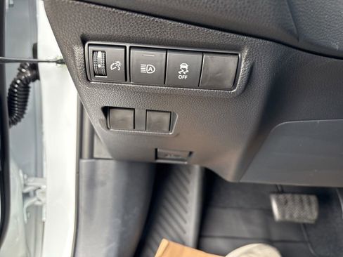 Certified 2026 Toyota Corolla Cross LE AWD/4WD image 19