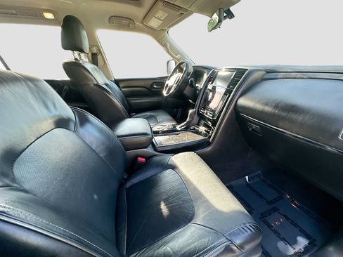Used 2021 INFINITI QX80 Luxe image 32