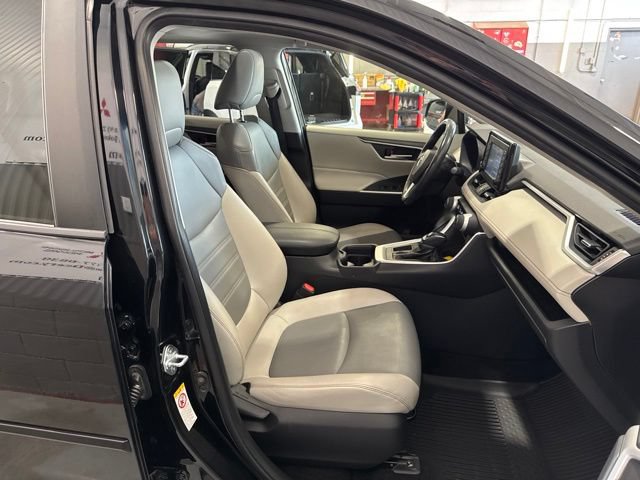 Used 2019 Toyota RAV4 XLE Premium w/ Protection Package FWD image 18