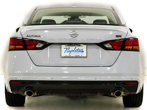 Used 2024 Nissan Altima 2.5 SR FWD image 7